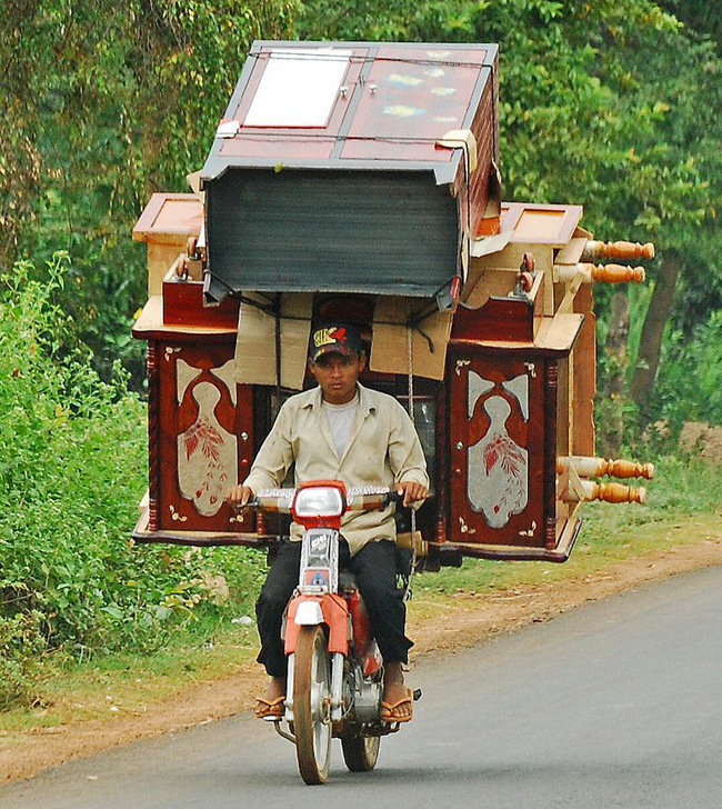 nhung hanh dong khong binh thuong cua chi em hinh anh 7