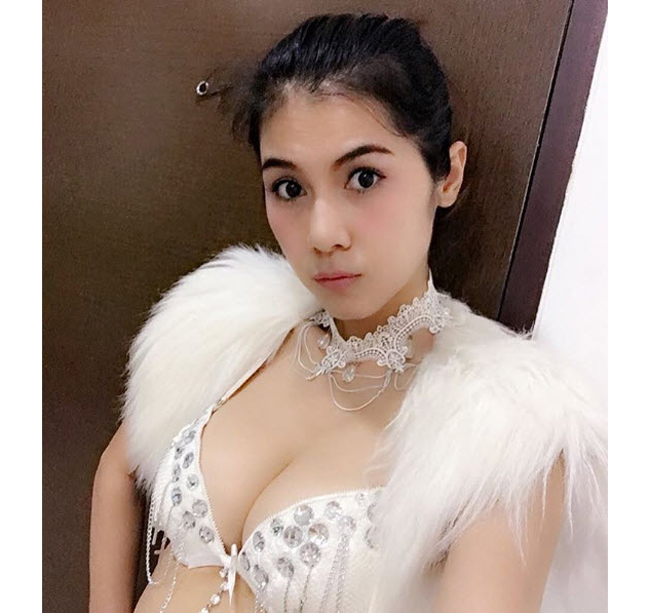 choang voi nhung chan dai khien cac ty phu 72 tuoi si me hinh anh 2