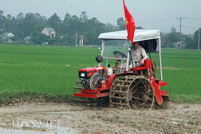 Máy cày bừa siêu đa năng 4 trong 1 của kỹ sư nông dân xứ Nghệ