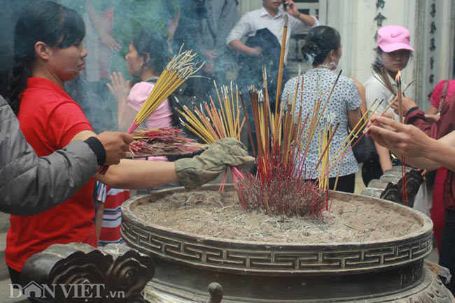 nhieu ban tre bang rung du day cap len khu di tich den hung hinh anh 11