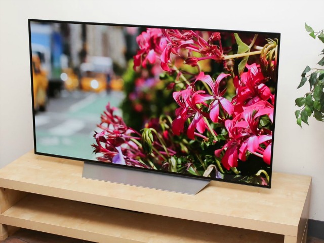 LG ra mắt TV OLED C7P siêu mỏng, cạnh tranh với Samsung