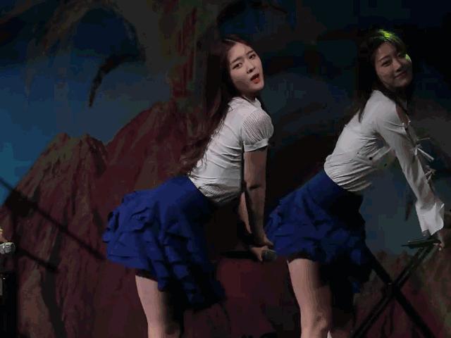 Mỹ nữ Hàn gặp sự cố ngượng chín mặt vì nhảy quá sung