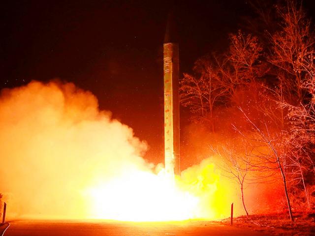 Triều Tiên phóng tên lửa bay 700km ra biển Nhật Bản