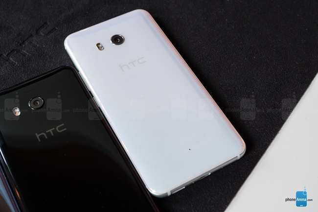 tren tay htc u 11 thiet ke 