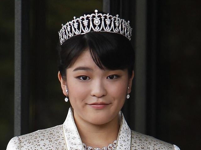 Công chúa Nhật Bản từ bỏ địa vị để kết hôn thường dân