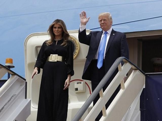 Giữa bão dư luận, Trump và vợ lần đầu công du nước ngoài
