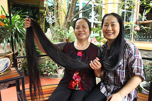 Chiêm ngưỡng mái tóc dài nhất Việt Nam, tỏa hương kỳ lạ