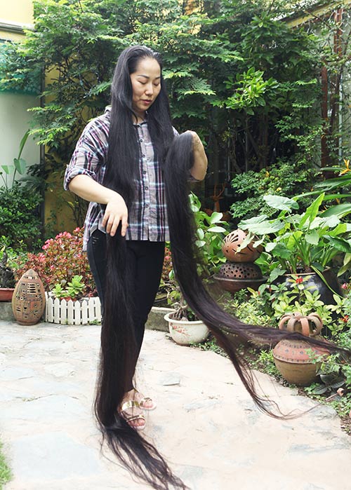 Thiếu nữ lập kỷ lục có mái tóc dài nhất thế giới nhờ không cắt suốt 10 năm   VnExpress Đời sống