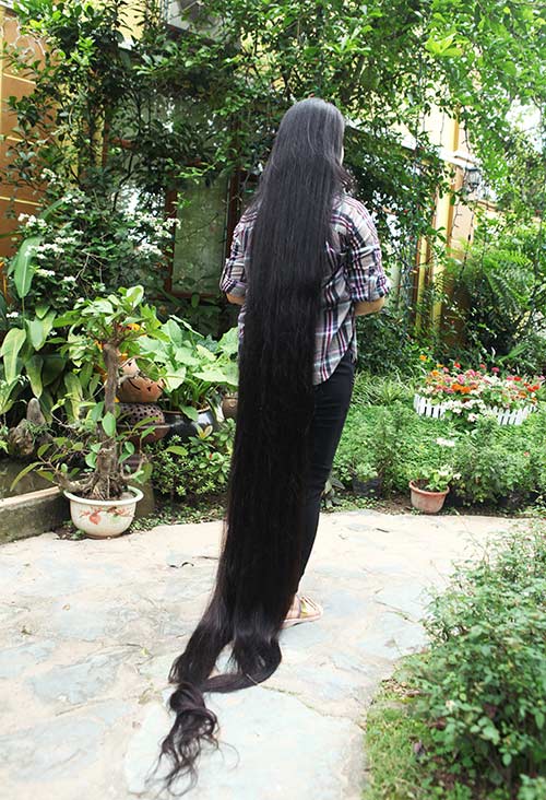 Chuyện về người đàn ông có mái tóc dài nhất nước  Báo Cần Thơ Online