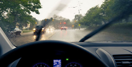 Chạy xe trong mùa mưa thật là được quẩn quanh và tùy duyên. Nhưng để đảm bảo an toàn, kỹ năng lái xe phải tinh túy và nhạy bén hơn. Chúng tôi có hình ảnh chân thật về lái xe mùa mưa, giúp quý vị hình dung và chuẩn bị tốt hơn cho những chuyến hành trình sắp tới!