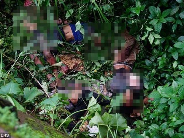 IS trói tay 8 người Philippines thả từ trên cầu xuống đất