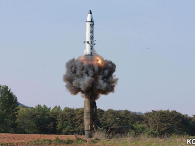 Nhìn lại 12 vụ thử tên lửa của Triều Tiên trong năm 2017