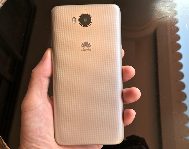 tren tay huawei y5 2017 camera on, gia sieu hap dan hinh anh 3