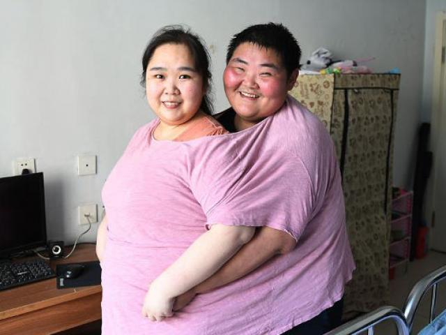Cặp đôi nặng 400kg giảm 200kg để ”quan hệ” và sinh con