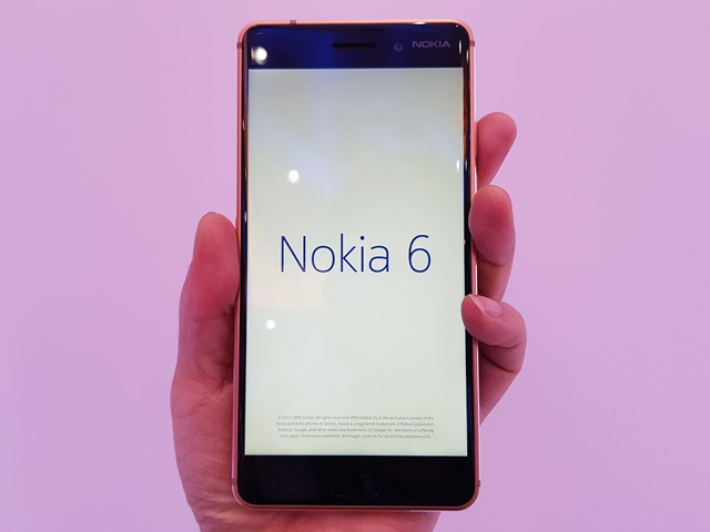 Trên tay Nokia 6 màu vàng đồng, giá sinh viên