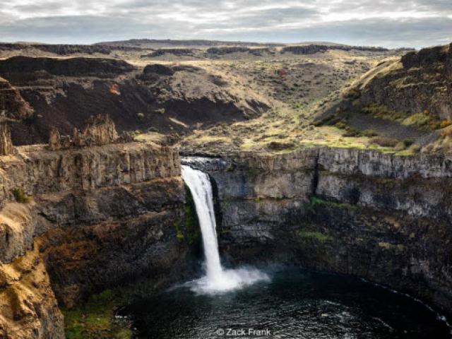 Khám phá thác nước lớn nhất từng tồn tại trên Trái đất