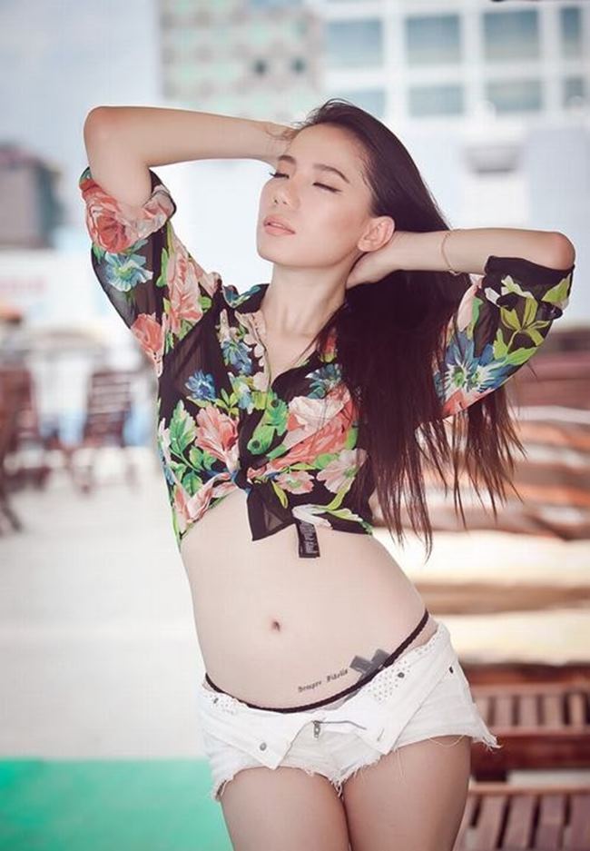 thuy tien, hoa minzy xam hinh vi tri 