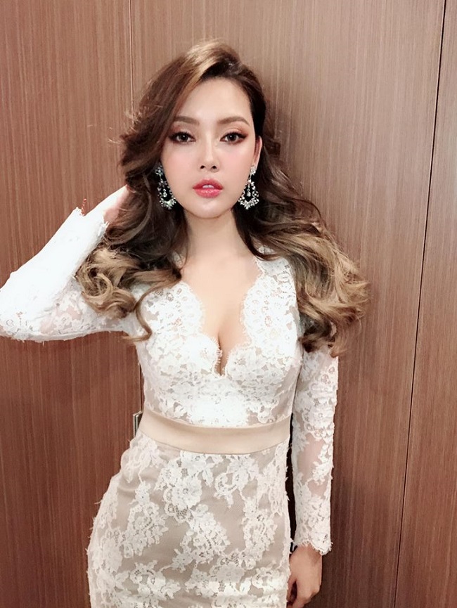 ban gai cu xinh nhu mong, goi cam cua le hieu di thi hoa hau hinh anh 10