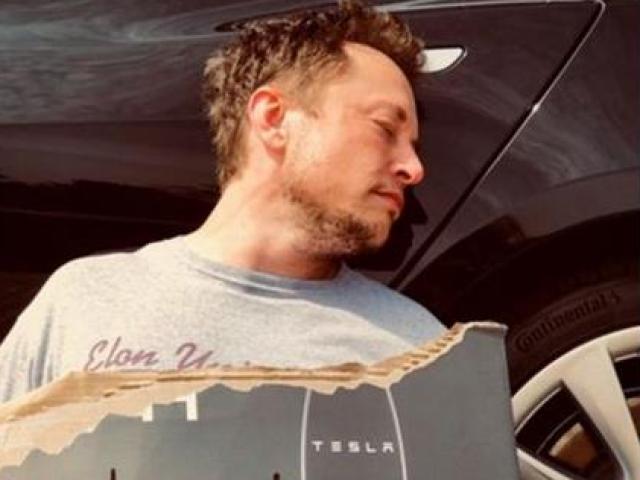Tỷ phú công nghệ Elon Musk gây sốc bằng loạt tuyên bố phá sản nhân dịp... Cá tháng tư