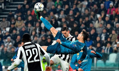 Cận cảnh siêu phẩm “ngả bàn đèn” của Ronaldo