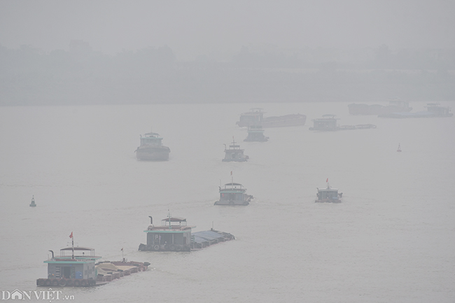 anh: suong mu mo mit bao phu ngoai thanh ha noi tu sang den trua hinh anh 13