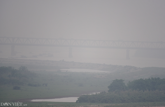 anh: suong mu mo mit bao phu ngoai thanh ha noi tu sang den trua hinh anh 14