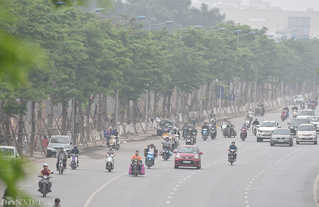 anh: suong mu mo mit bao phu ngoai thanh ha noi tu sang den trua hinh anh 5