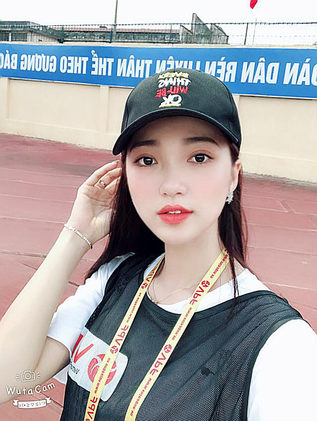 ngay ngat nhan sac co gai xu nghe dinh tin don yeu van duc u23 hinh anh 4