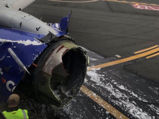 Máy bay chở 149 người nổ động cơ, hành khách bị hút ra cửa sổ