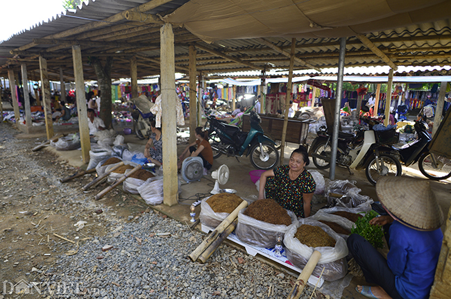 anh: ve noi phu nu hut thuoc lao, nha khoi dieu nghe nhu dan ong hinh anh 1