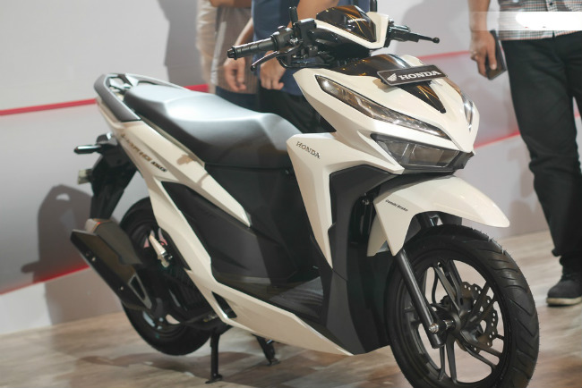 Xe máy Honda Vario mới ra mắt giữa tháng 12, định vị dưới phân khúc SH -  Tuổi Trẻ Online