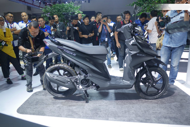 2018 suzuki nex ii trinh lang de net honda air blade hinh anh 1