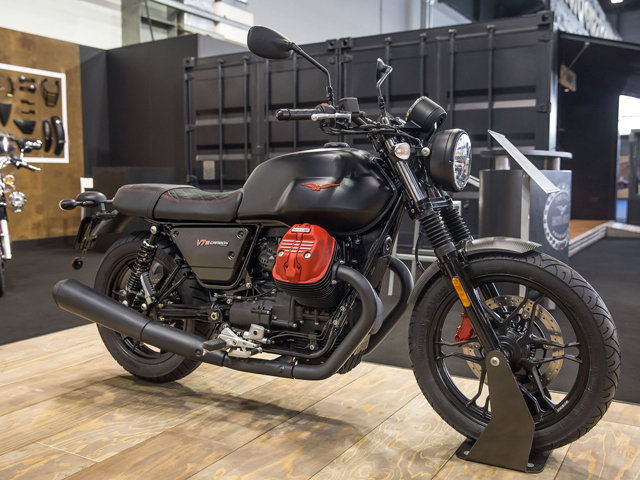 2018 Moto Guzzi V7 III Carbon Dark: Hồi sinh một huyền thoại