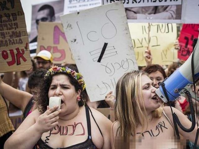 Ngàn phụ nữ Do Thái “cởi trần” biểu tình, đòi quyền tự do