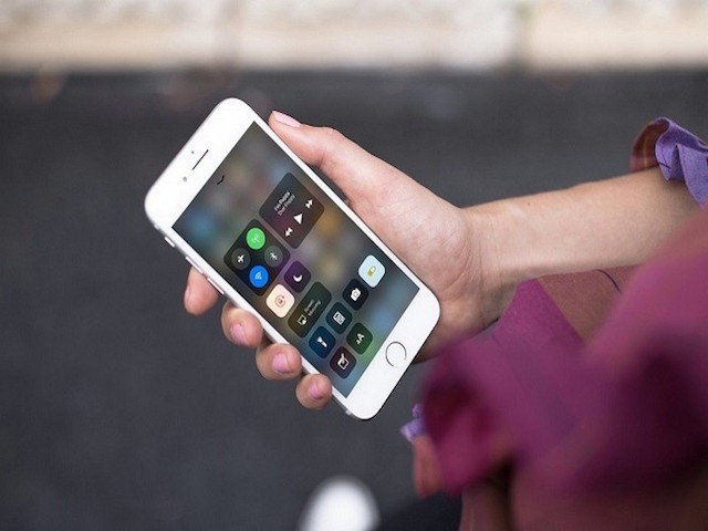 iPhone 7/7+ có thể bị hỏng mic thoại khi nâng cấp lên iOS 11.3