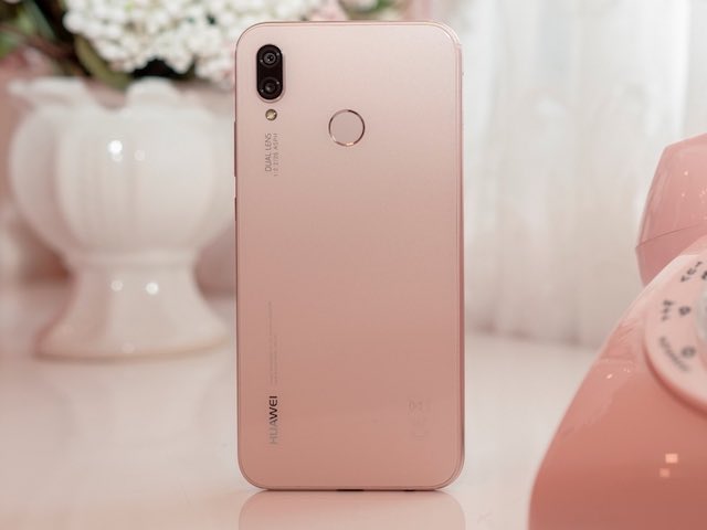 Huawei nova 3e có thêm bản màu hồng, giá 6,99 triệu đồng