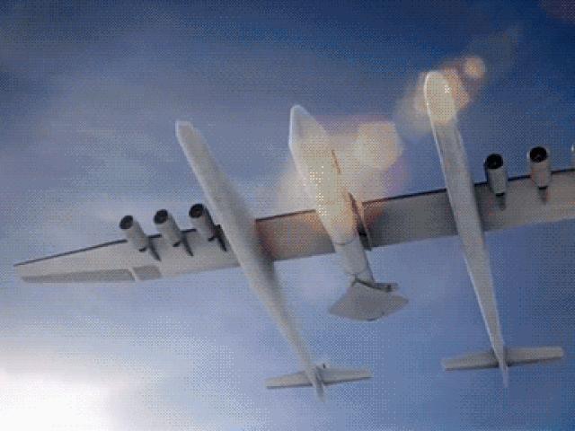 Siêu máy bay thân kép có sải cánh trăm mét khổng lồ nhất thế giới