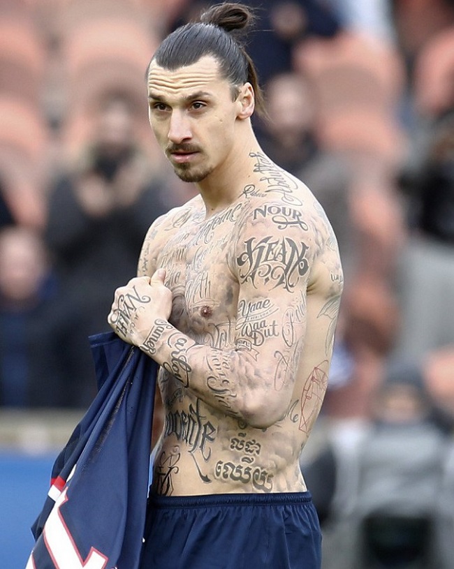 Ibrahimovic thêm hình xăm sư tử trên lưng  VnExpress Thể thao