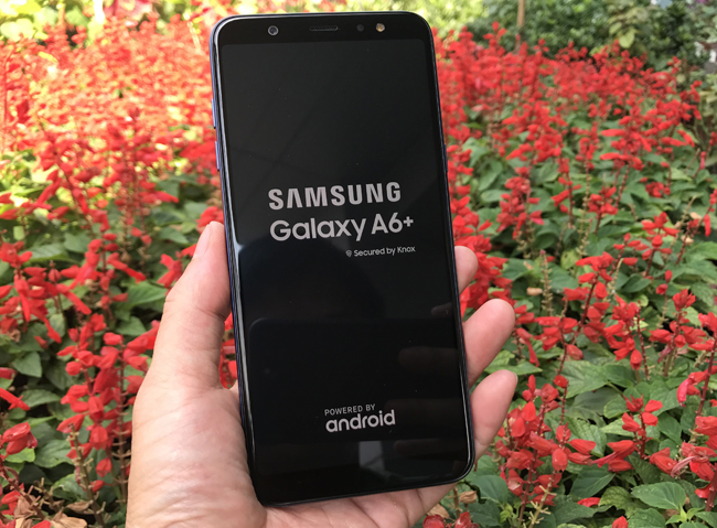 tren tay galaxy a6+ trang bi camera kep chup anh sieu dep hinh anh 13