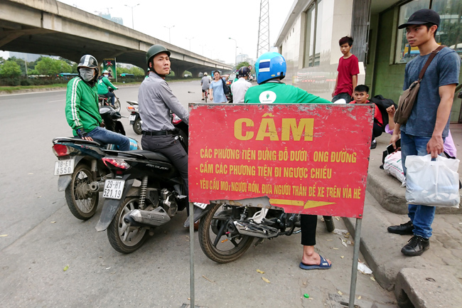 anh: muon kieu vi pham luat giao thong cua tai xe grabbike hinh anh 12