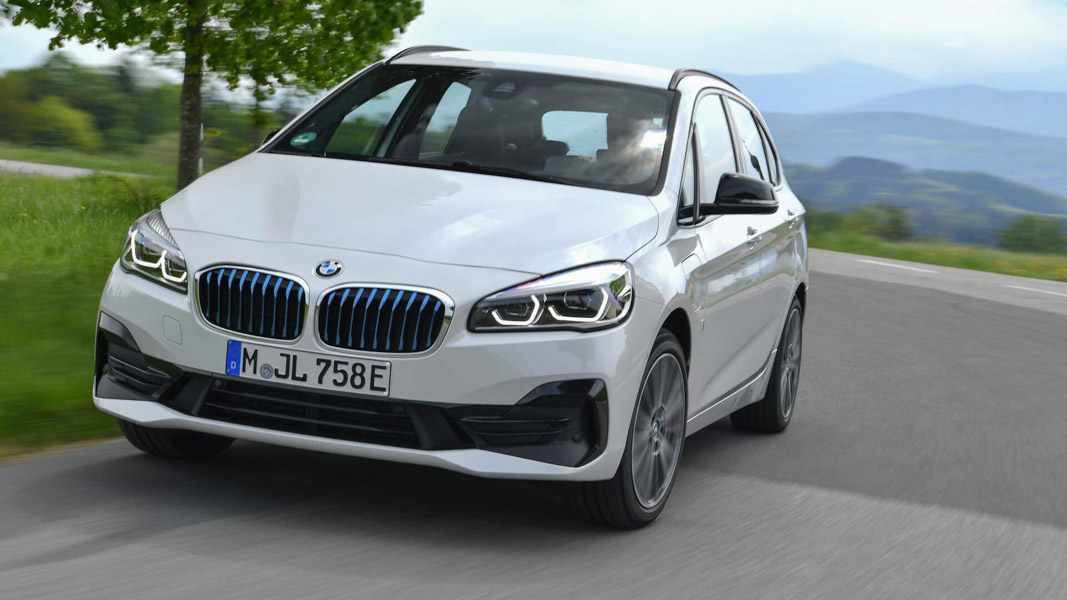 BMW công bố thông số kỹ thuật của 225xe Active Tourer PHEV mới