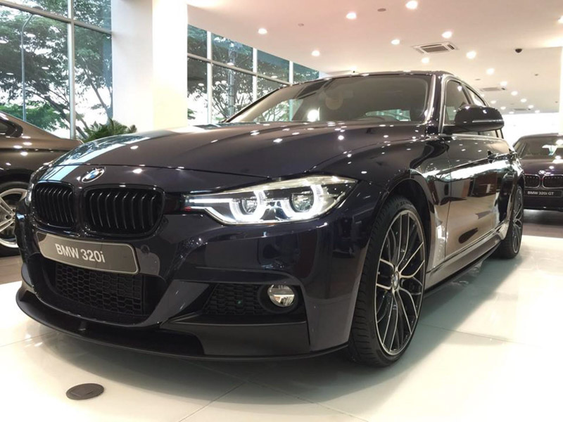Xả hàng tồn BMW 218i giảm giá kỷ lục còn dưới 1 tỷ đồng