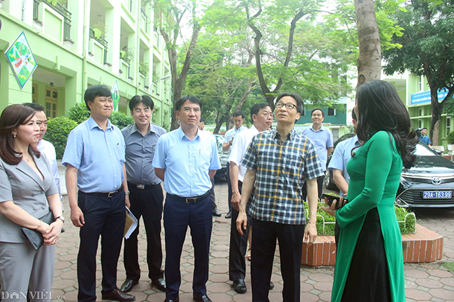 anh: pho thu tuong vu duc dam di kiem tra nha ve sinh o ha noi hinh anh 7