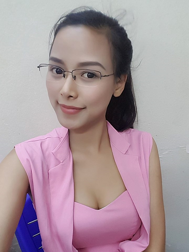 nu y ta sexy khien trung hieu me man gay to mo khi dien vay cuoi hinh anh 18