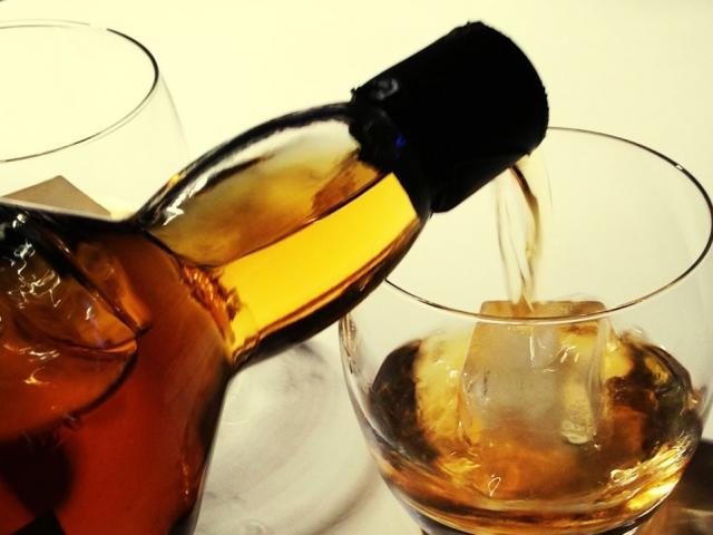 Sốc: 1 ngụm rượi whisky này có giá lên tới 1,5 tỷ đồng