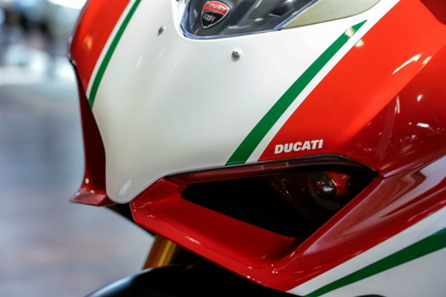 choang ngop ducati panigale v4 speciale ve viet nam gia 2 ty dong hinh anh 14