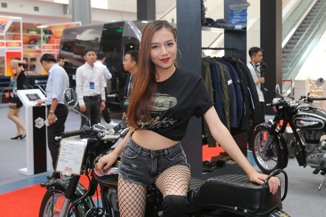 anh: nguoi dep va sieu moto 