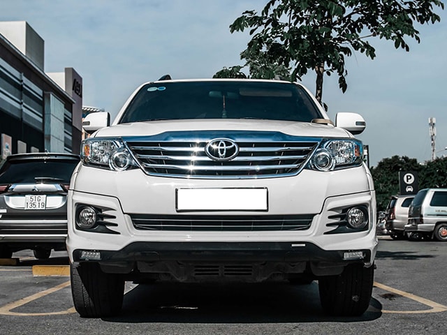 Toyota Fortuner độ nội thất khủng nhất Việt Nam, có cả bầu trời sao phong cách Rolls-Royce