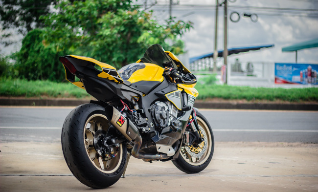 ngat ngay yamaha yzf-r1 mau vang len do choi cuc chat hinh anh 2