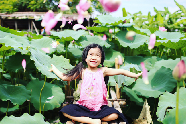 bo anh mau nhi ben sen sieu dep cua ong bo 